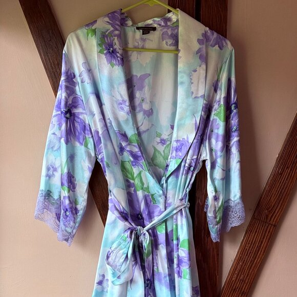 Women's Silky Robe - Picture 1 of 5